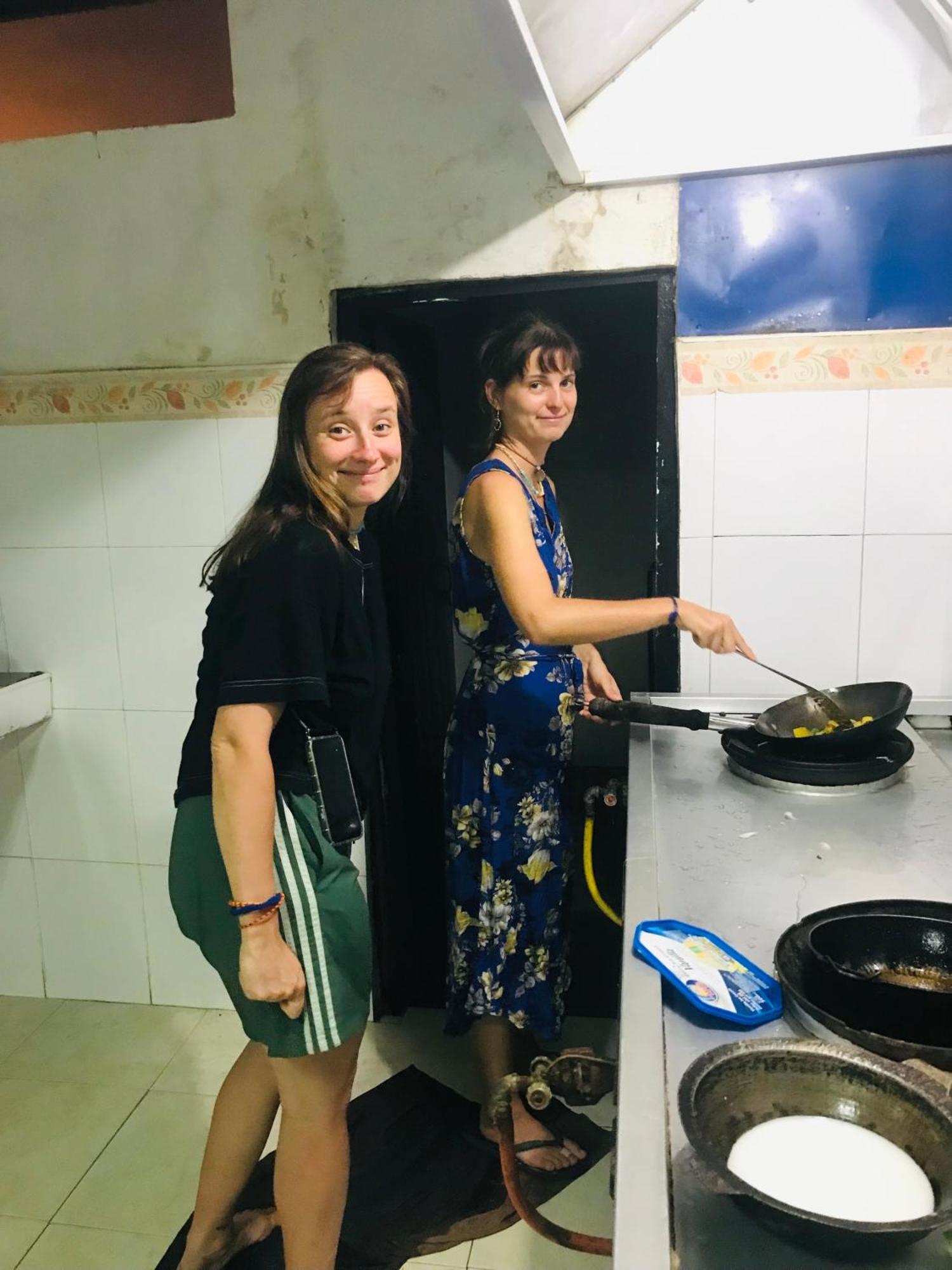 Manel Guest House 폴로나루와 외부 사진
