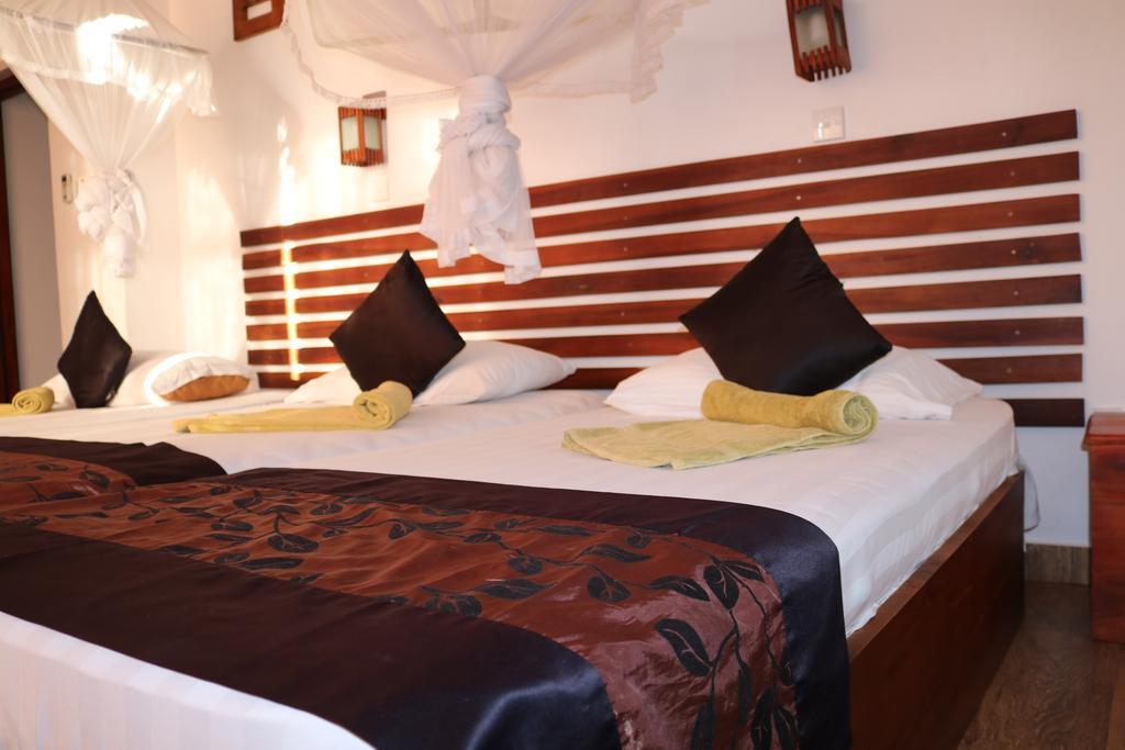 Manel Guest House 폴로나루와 외부 사진
